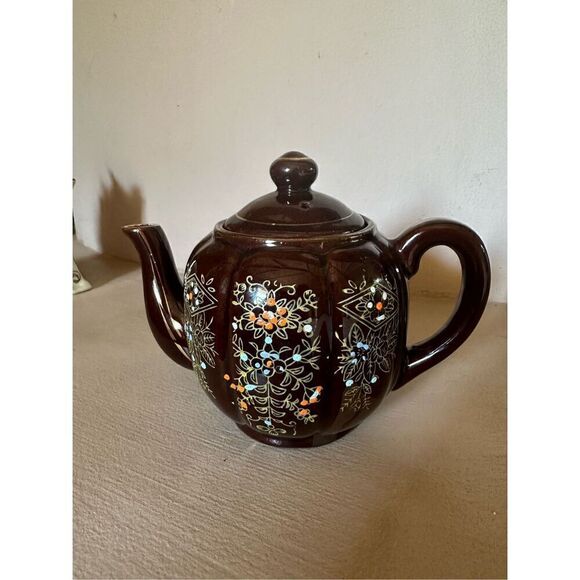 Vintage teapot  - Picture 1 of 6